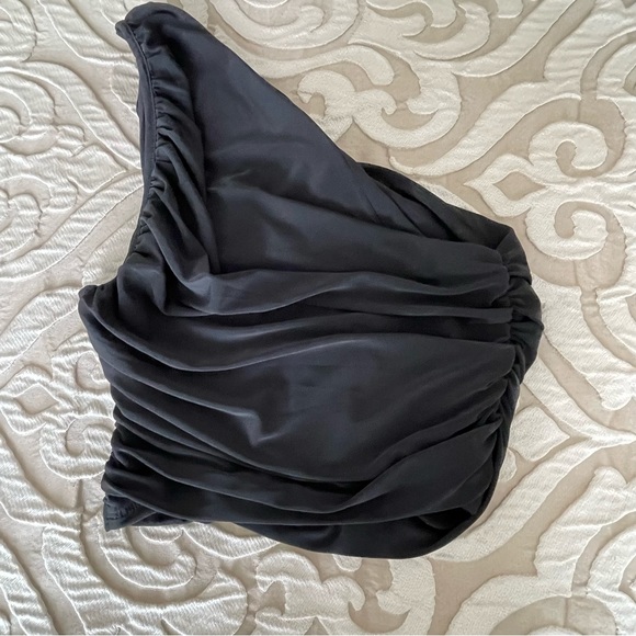 NWT Express One Shoulder Crop Top - Picture 3 of 4